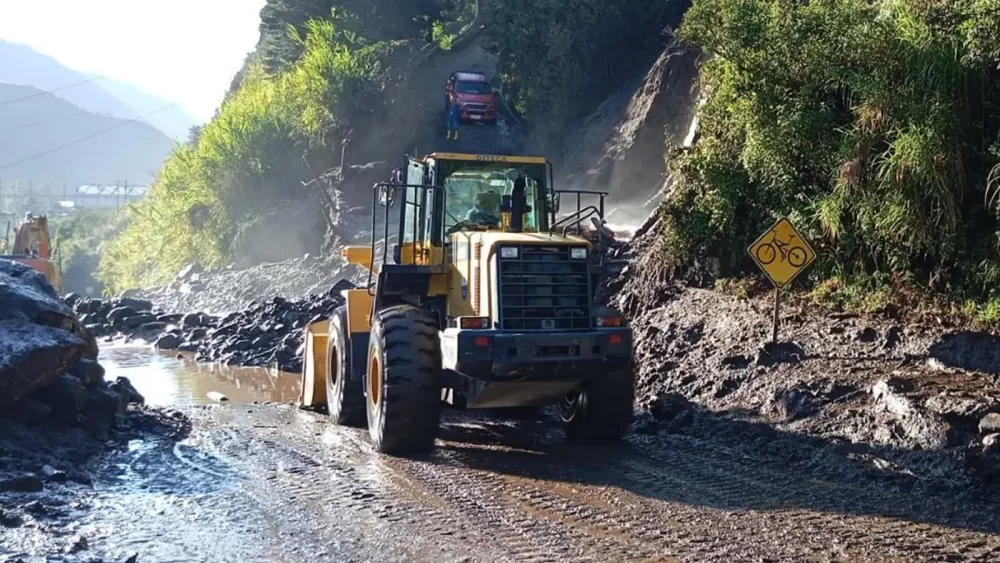 Notimundo: El cantón Chambo requerirá al menos USD 3 millones para rehabilitar la infraestructura afectada por el temporal invernal